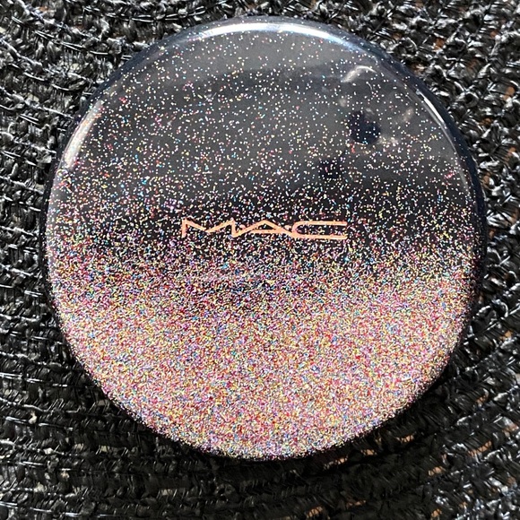 MAC LIMITED EDITION HIGHLIGHTER - Picture 3 of 5